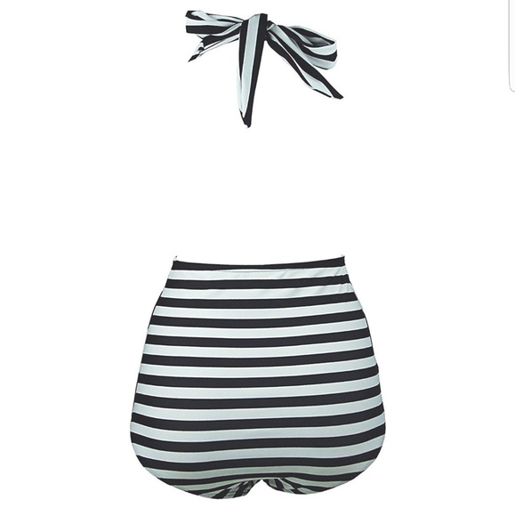 One piece backless swimsuit - Picture 3 of 3